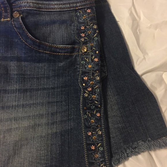 Sold - Picture 2 of 3