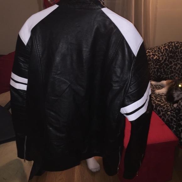 Motorbike leather jacket - Picture 2 of 2