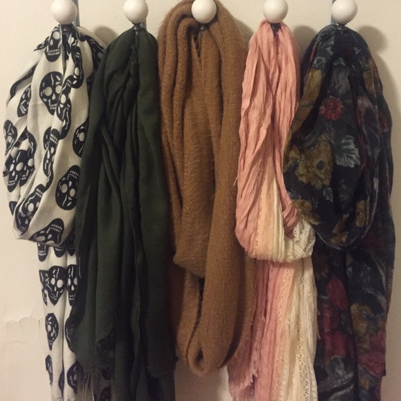 Scarves from Paris 🇫🇷🇫🇷 - Picture 2 of 2