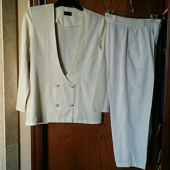 MATCHING SUIT / JACKET & PANTS AND A FREE HAT - Picture 1 of 4