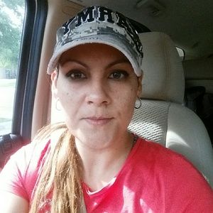 Meet your Posher, Cynthia