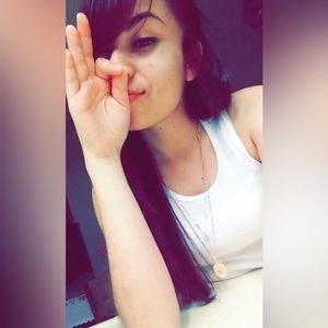 Meet your Posher, Carolina