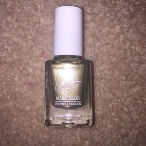 Julie nail color.