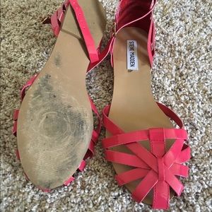 Steve Madden flats/sandals