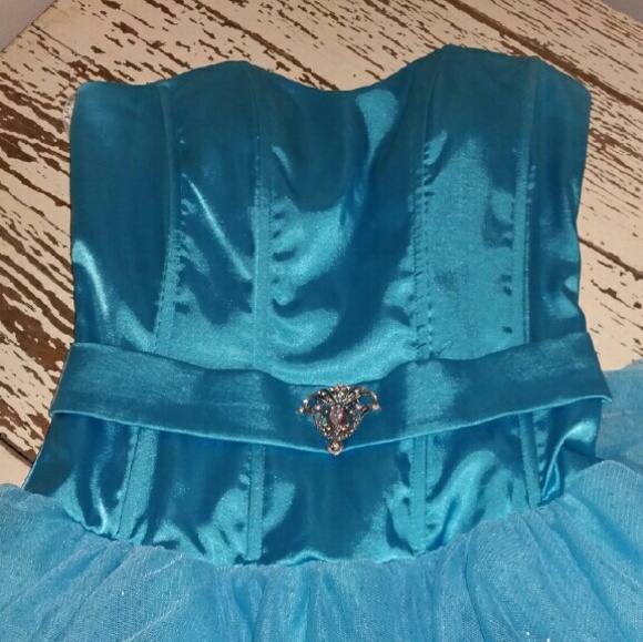 FORMAL DRESS! - Picture 3 of 4