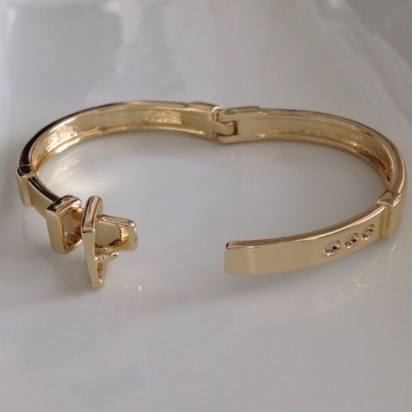 Gold Buckle Bracelet - Picture 2 of 3