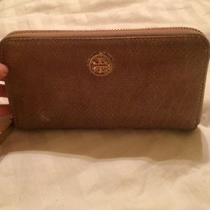 Tory Burch wallet