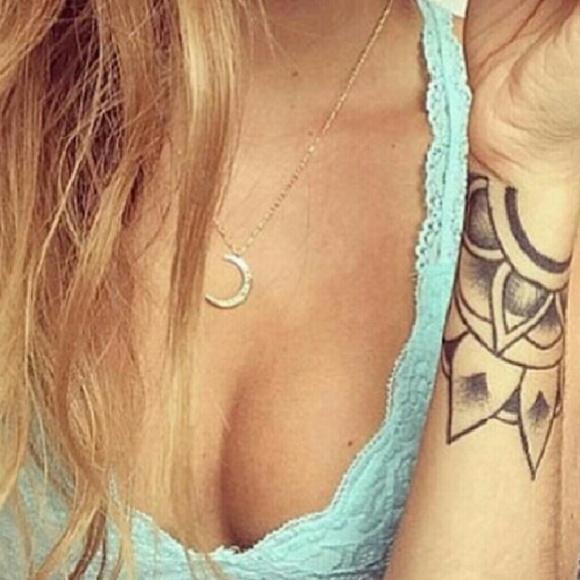 🌙Celeb Style Pave Goldtone Moon Necklace🌙 - Picture 4 of 4