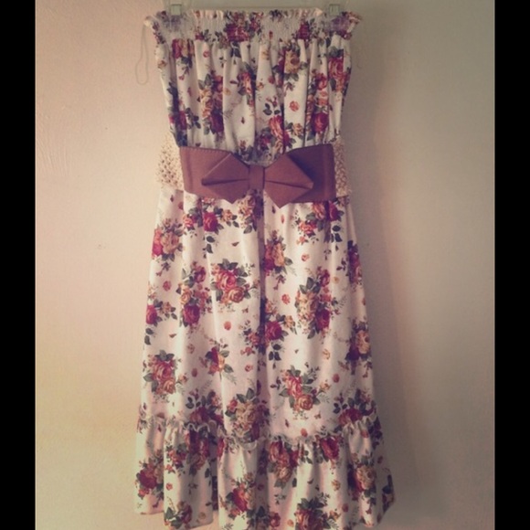 ✨Cute Strapless Dress✨