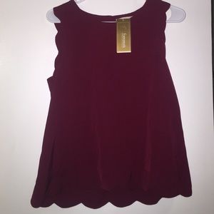 Maroon scalloped top!