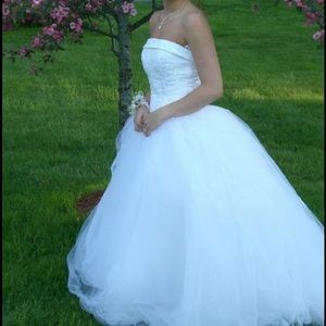 David's Bridal white wedding/ prom dress