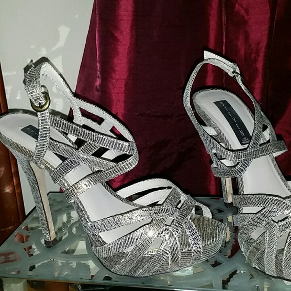 Sale!!!Steve Madden heels