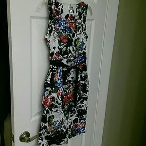 Gorgeous floral maternity dress