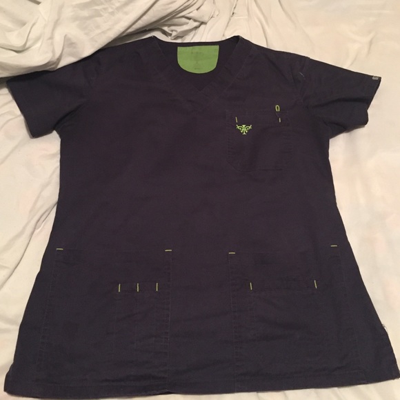 Scrub set