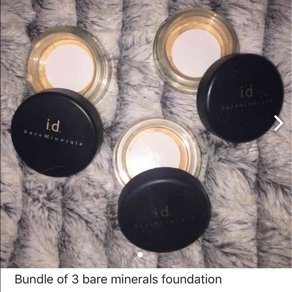 3 bare minerals foundation- fairly light *NEW*