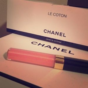 Chanel lip gloss