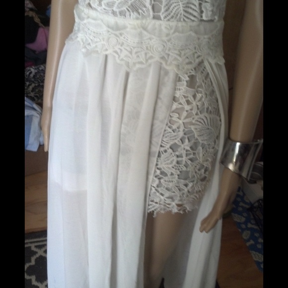 💋Beautiful Lace Dress with Sheer Overlay💋 NWOT - Picture 4 of 4