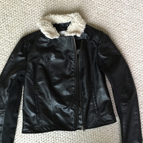 Leather jacket w/ fur NEW - Picture 2 of 3