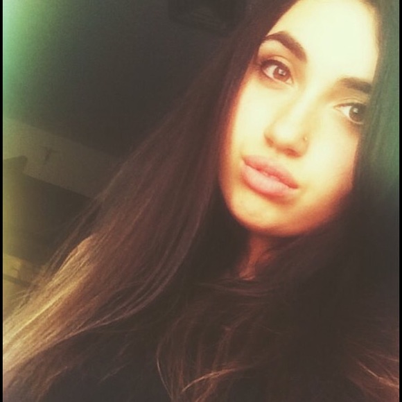 Meet your Posher, Brianna - Picture 1 of 2