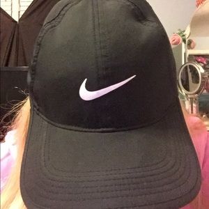 Black nike hat