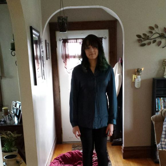 Meet your Posher, Jen - Picture 1 of 1