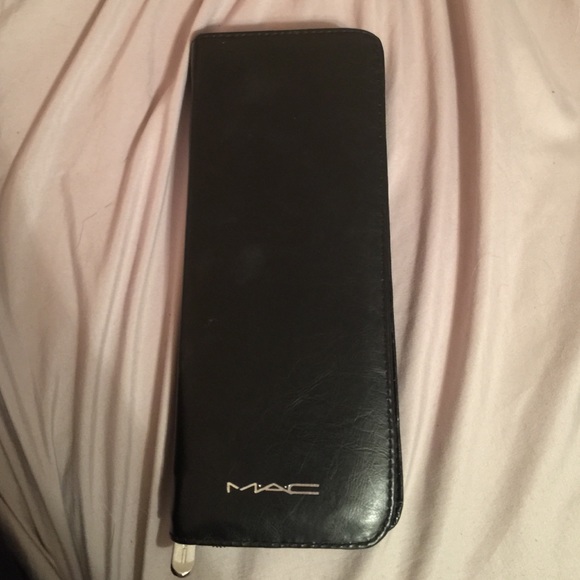 Mac makeup brushes holder
