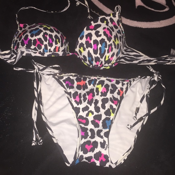 👙PINK Victoria's Secret Animal Print Bikini👙
