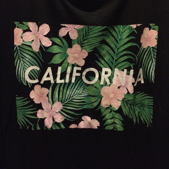 ***SOLD*** H&M graphic top - Picture 2 of 2