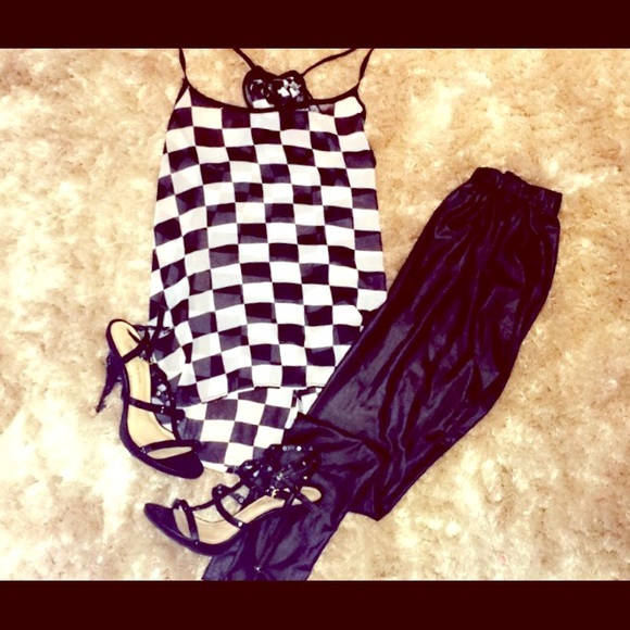 Black and white checkered hi-low tank