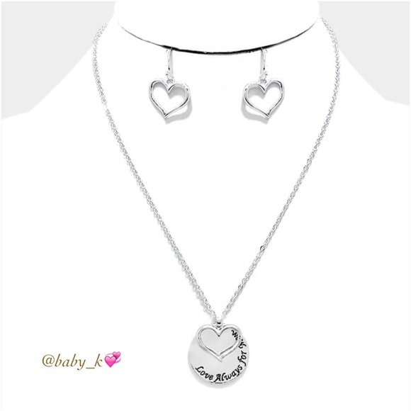 Heart Necklace with matching earrings - Picture 2 of 2