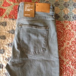 New h&m jeans with the tags still attached.