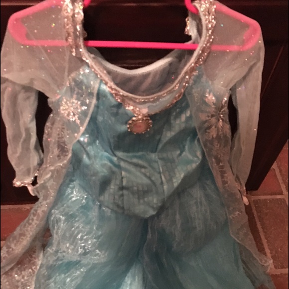 Disney Parks Elsa XS 4/5 costume, NWT