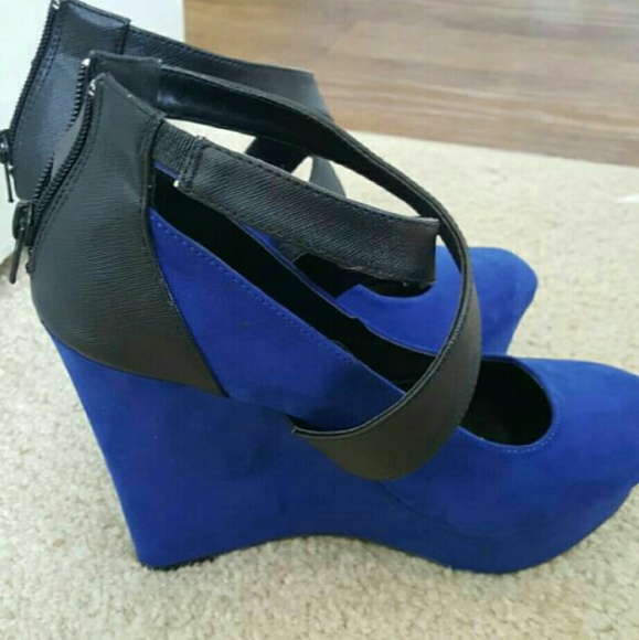 Blue Wedges NWOT