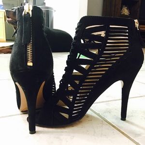 Nine West caged booties 💕
