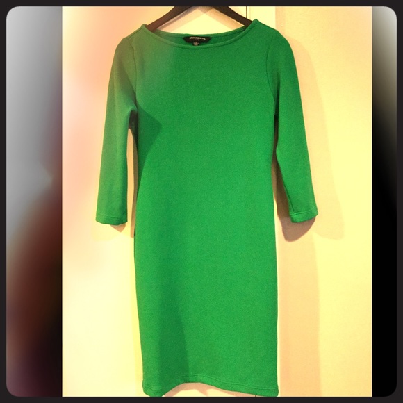 Green 3/4 sleeve dress