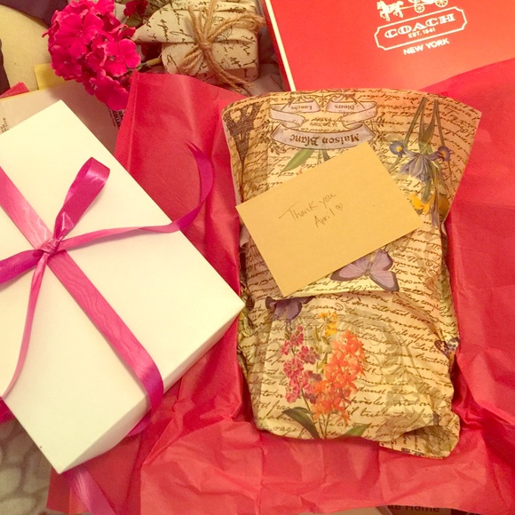 Wrapped w/LOTS OF❤️GUARANTEED!!! W/every purchase!