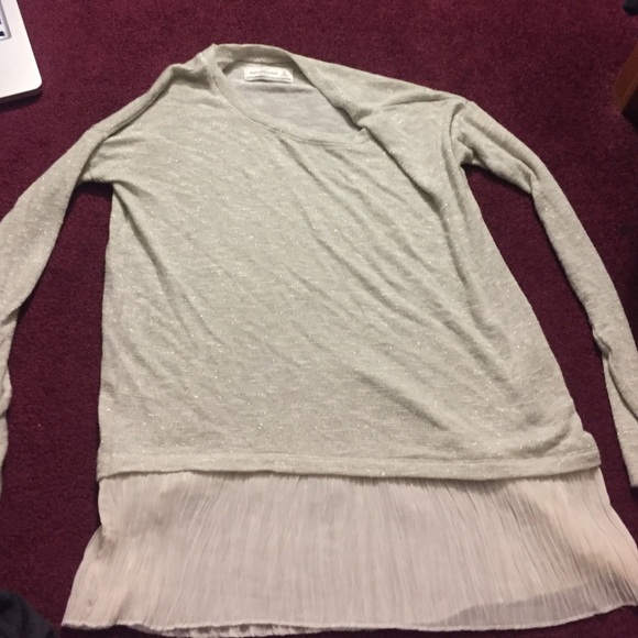 Long sleeve tan sweater - Picture 1 of 2
