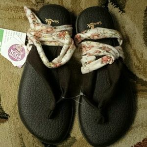 NWT Sanuk Gladiator Yoga Sandals