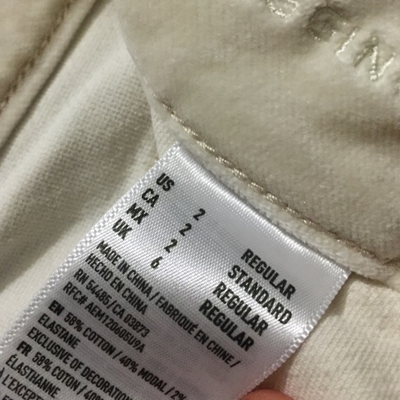 Off white smooth feeling jeans - Picture 2 of 3