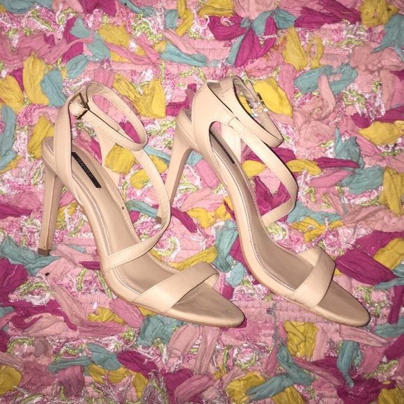 ⭐️ Chic Sandal Heels