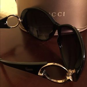 Meet your Posher, Eliza