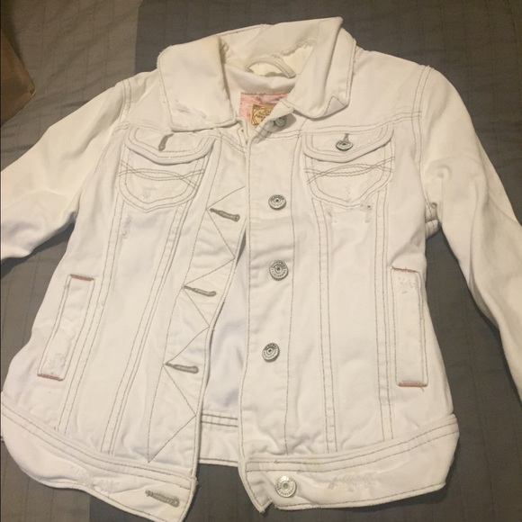 Abercrombie distressed jean jacket - MUST HAVE