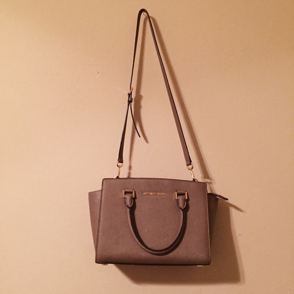 ❗️SOLD❗️Michael Kors Medium Selma Satchel