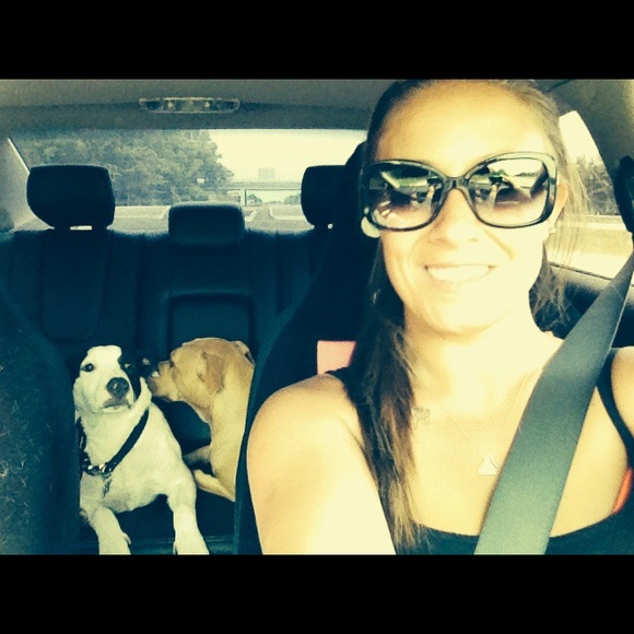 Meet your Posher, Stacey - Picture 2 of 4