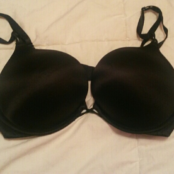 GREAT CONDITION victoria secret bombshell bra