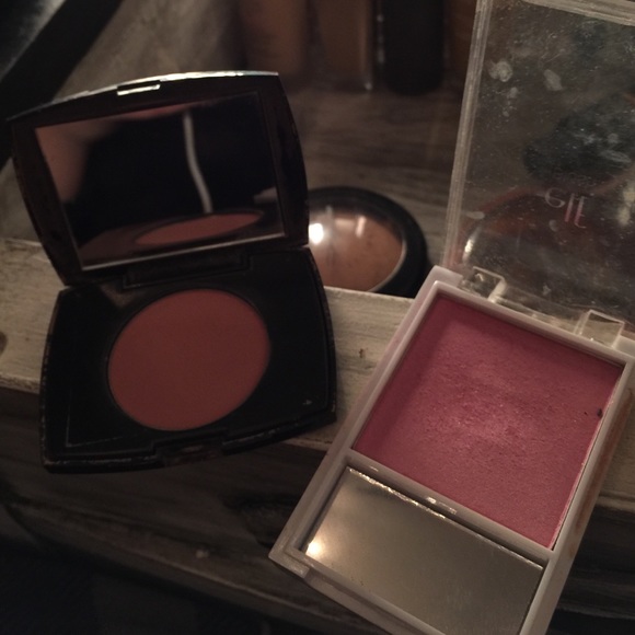 2 blushes