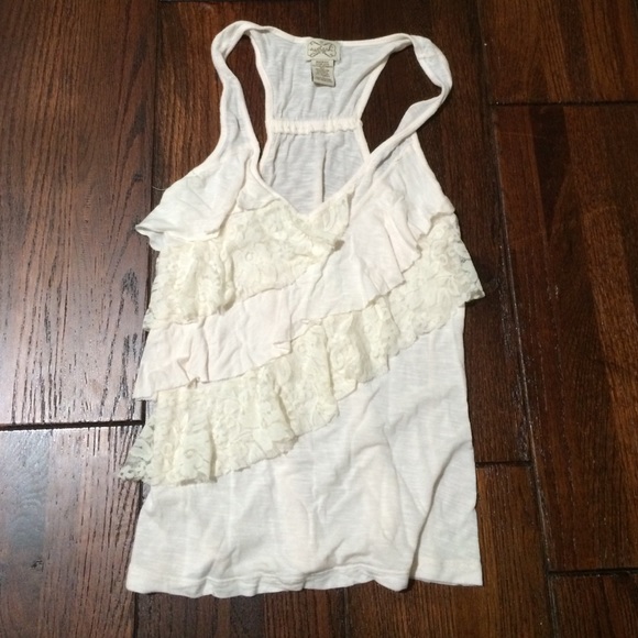 White lace layered tank - Picture 1 of 3