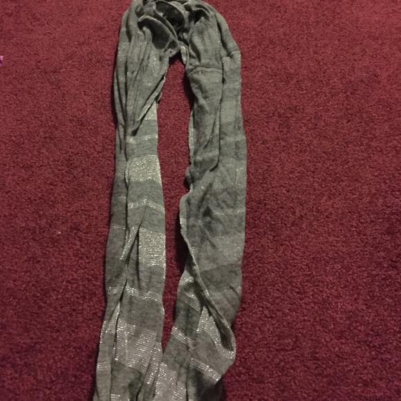 Dark grey scarf - Picture 1 of 1