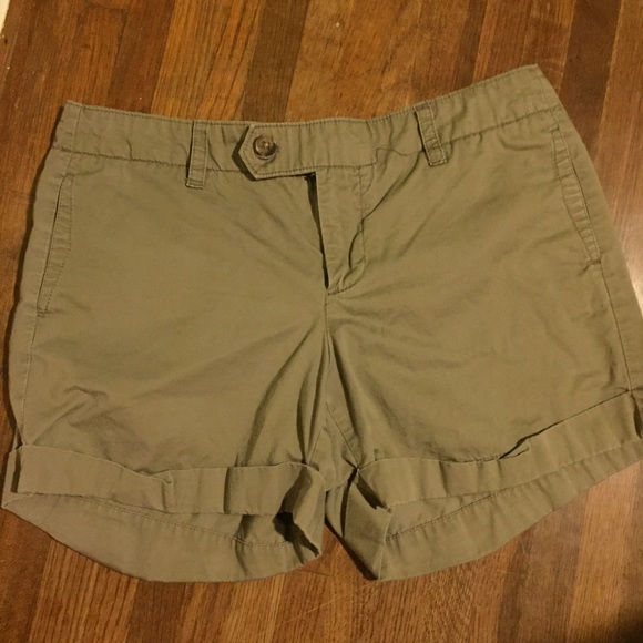 GAP khaki shorts