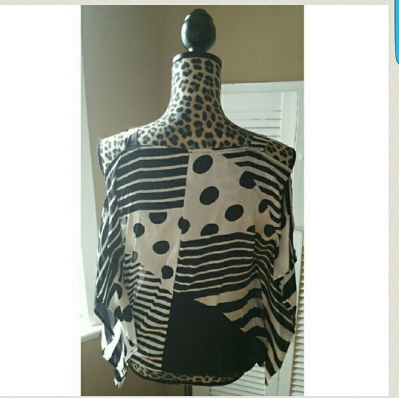 Black white stripe dots top - Picture 3 of 3